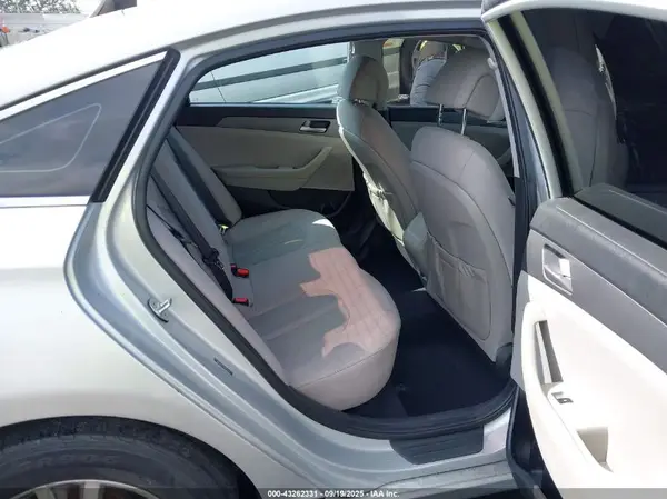 5NPE24AF4HH557597 2017 HYUNDAI SONATA - Image 8