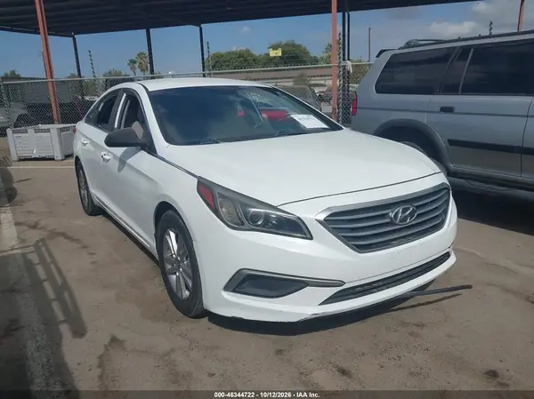 5NPE24AF4HH558944 2017 HYUNDAI SONATA - Image 1
