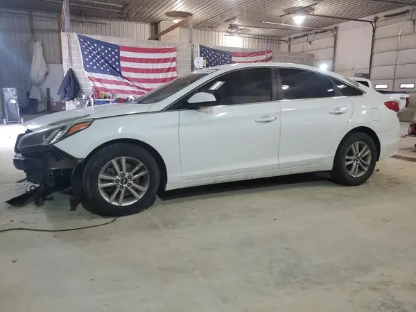 5NPE24AF4HH560886 2017 HYUNDAI SONATA - Image 1