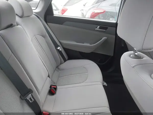 5NPE24AF4HH565988 2017 HYUNDAI SONATA - Image 8