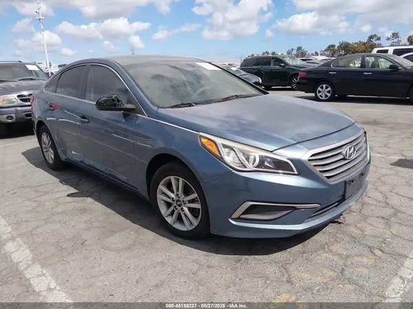 5NPE24AF4HH567577 2017 HYUNDAI SONATA - Image 1