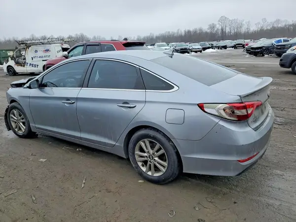 5NPE24AF4HH568910 2017 HYUNDAI SONATA - Image 2
