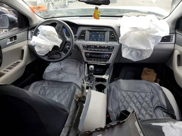 5NPE24AF4HH568910 2017 HYUNDAI SONATA - Image 8