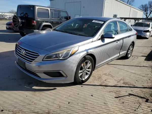 5NPE24AF4HH571953 2017 HYUNDAI SONATA - Image 1