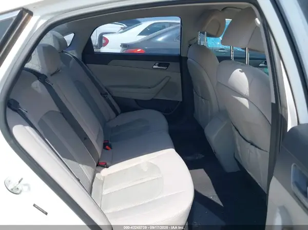 5NPE24AF4HH572102 2017 HYUNDAI SONATA - Image 8