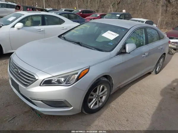 5NPE24AF4HH572827 2017 HYUNDAI SONATA - Image 2