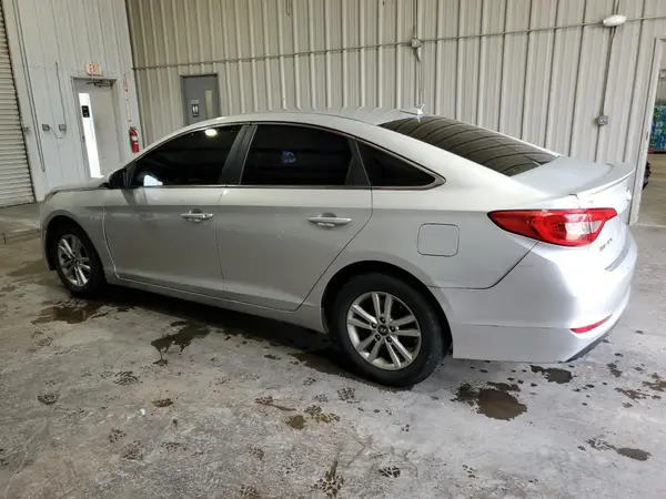 5NPE24AF4HH573749 2017 HYUNDAI SONATA - Image 2