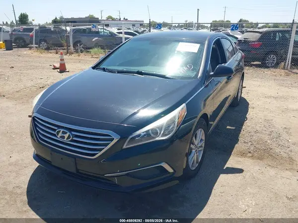 5NPE24AF4HH574402 2017 HYUNDAI SONATA - Image 2