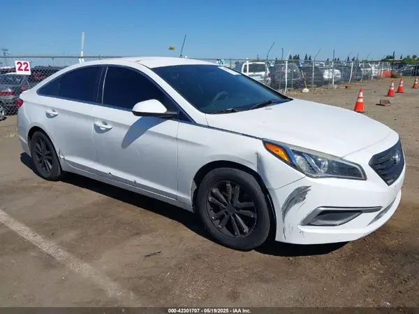 5NPE24AF4HH575937 2017 HYUNDAI SONATA - Image 1