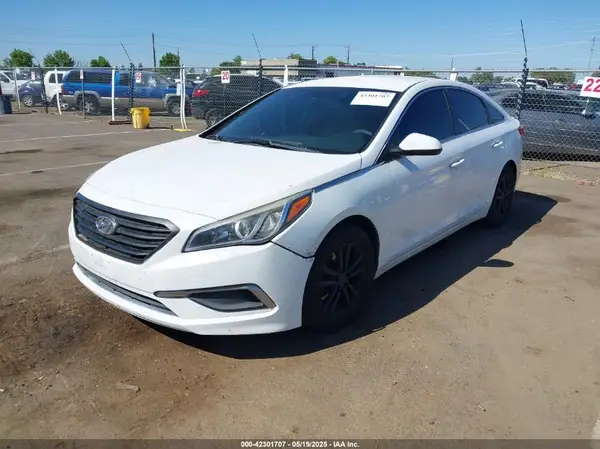 5NPE24AF4HH575937 2017 HYUNDAI SONATA - Image 2