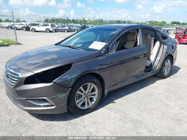5NPE24AF4HH577624 2017 HYUNDAI SONATA - Image 2