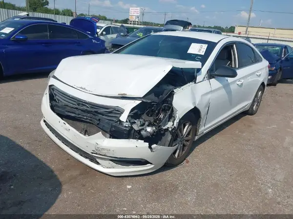 5NPE24AF4HH579499 2017 HYUNDAI SONATA - Image 2