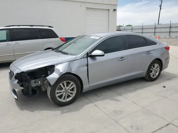 5NPE24AF4HH580846 2017 HYUNDAI SONATA - Image 1
