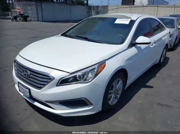 5NPE24AF4HH585089 2017 HYUNDAI SONATA - Image 2