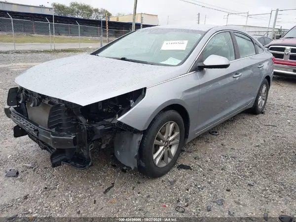 5NPE24AF4HH587635 2017 HYUNDAI SONATA - Image 2