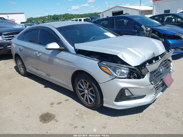 5NPE24AF4JH605296 2018 HYUNDAI SONATA - Image 1