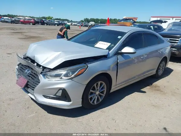 5NPE24AF4JH605296 2018 HYUNDAI SONATA - Image 2