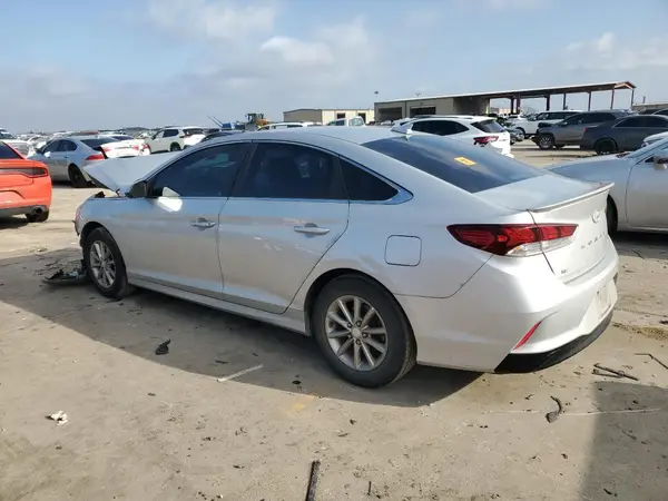 5NPE24AF4JH605945 2018 HYUNDAI SONATA - Image 2