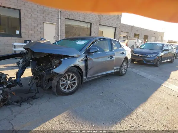 5NPE24AF4JH619098 2018 HYUNDAI SONATA - Image 2
