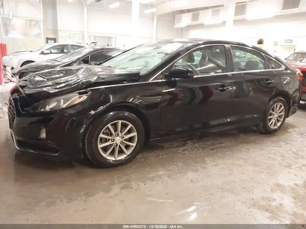 5NPE24AF4JH621689 2018 HYUNDAI SONATA - Image 2