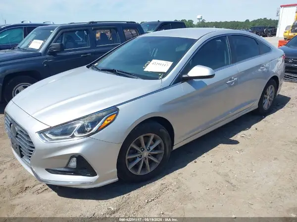 5NPE24AF4JH628612 2018 HYUNDAI SONATA - Image 2