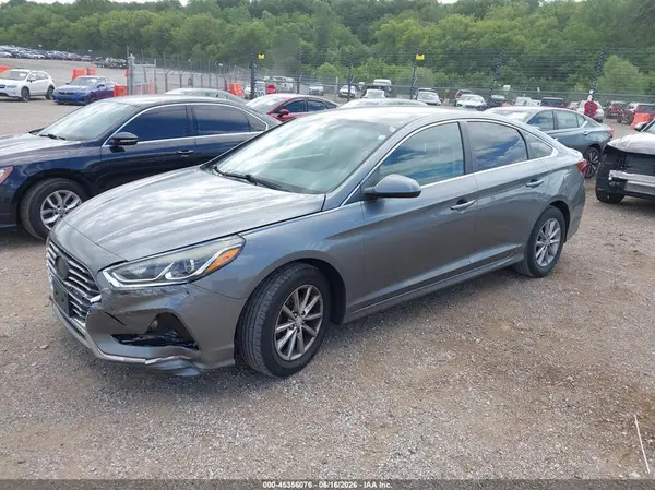 5NPE24AF4JH628819 2018 HYUNDAI SONATA - Image 2