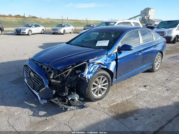 5NPE24AF4JH633812 2018 HYUNDAI SONATA - Image 2