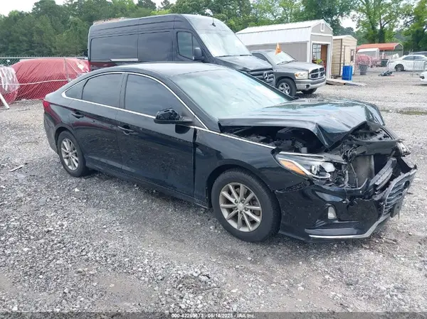 5NPE24AF4JH640839 2018 HYUNDAI SONATA - Image 1