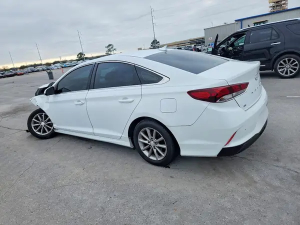 5NPE24AF4JH645894 2018 HYUNDAI SONATA - Image 2