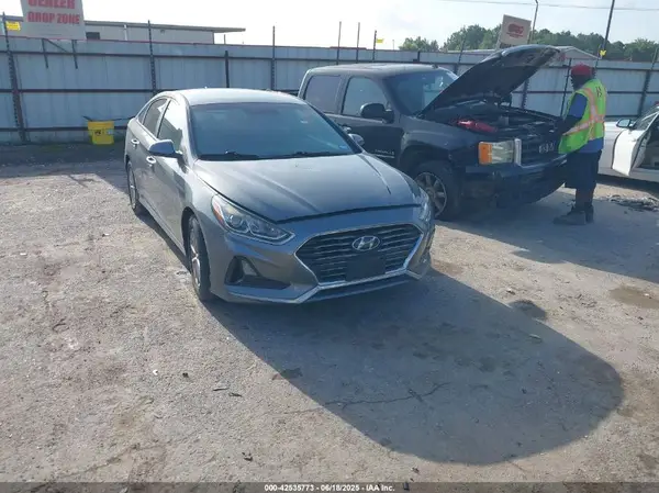 5NPE24AF4JH651999 2018 HYUNDAI SONATA - Image 1