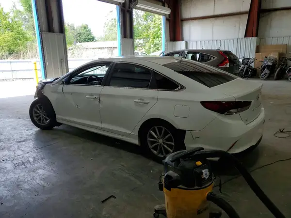 5NPE24AF4JH652263 2018 HYUNDAI SONATA - Image 2