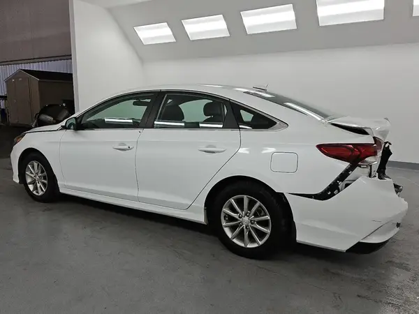 5NPE24AF4JH655518 2018 HYUNDAI SONATA - Image 2