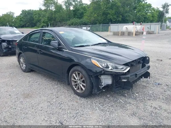 5NPE24AF4JH656913 2018 HYUNDAI SONATA - Image 1