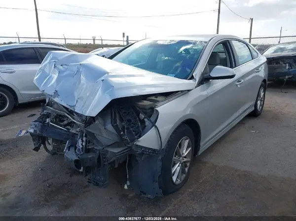 5NPE24AF4JH658614 2018 HYUNDAI SONATA - Image 2
