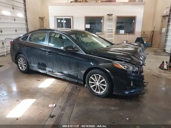 5NPE24AF4JH667880 2018 HYUNDAI SONATA - Image 1
