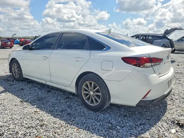 5NPE24AF4JH670701 2018 HYUNDAI SONATA - Image 2