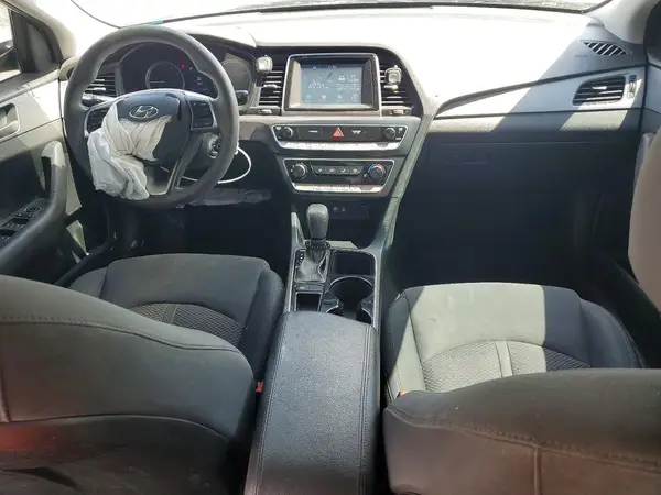 5NPE24AF4JH670701 2018 HYUNDAI SONATA - Image 8