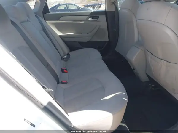 5NPE24AF4JH674506 2018 HYUNDAI SONATA - Image 8