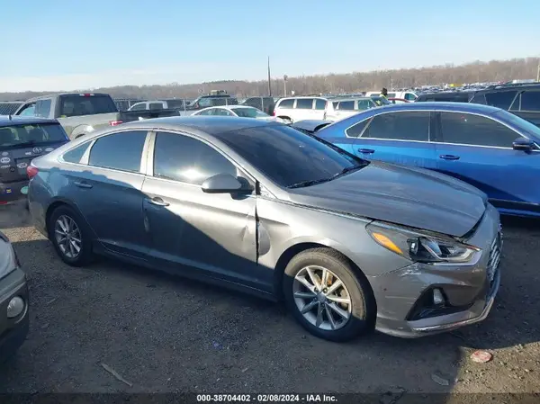 5NPE24AF4JH680967 2018 HYUNDAI SONATA - Image 1