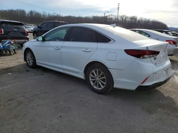 5NPE24AF4JH683948 2018 HYUNDAI SONATA - Image 2