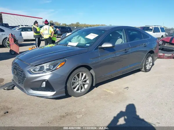 5NPE24AF4JH694514 2018 HYUNDAI SONATA - Image 2