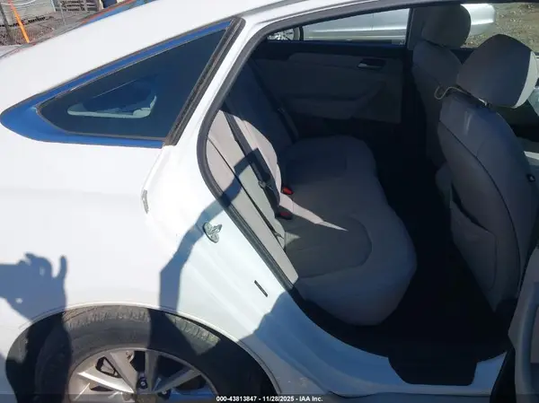 5NPE24AF4JH694867 2018 HYUNDAI SONATA - Image 8