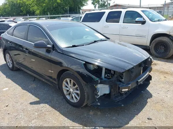 5NPE24AF4JH695288 2018 HYUNDAI SONATA - Image 1