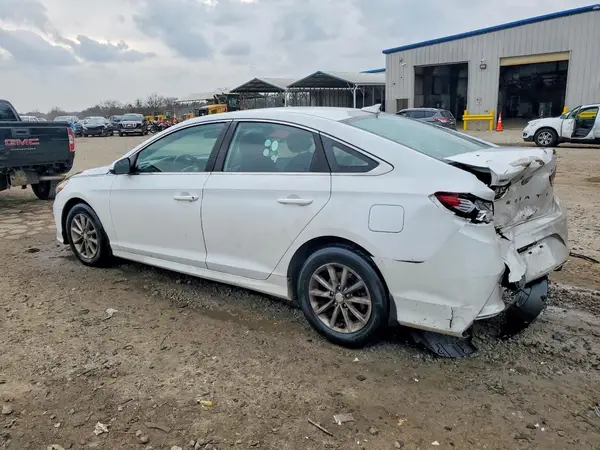 5NPE24AF4JH696506 2018 HYUNDAI SONATA - Image 2