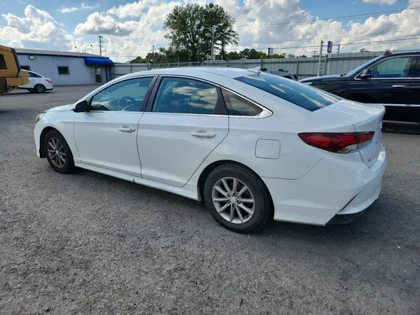 5NPE24AF4JH700604 2018 HYUNDAI SONATA - Image 2
