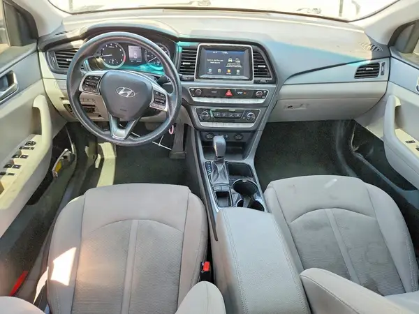 5NPE24AF4JH703910 2018 HYUNDAI SONATA - Image 8