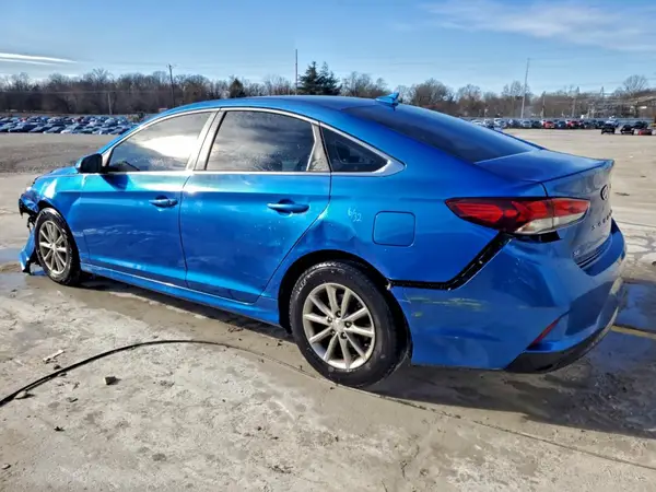5NPE24AF4JH705673 2018 HYUNDAI SONATA - Image 2