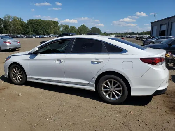 5NPE24AF4JH707875 2018 HYUNDAI SONATA - Image 2