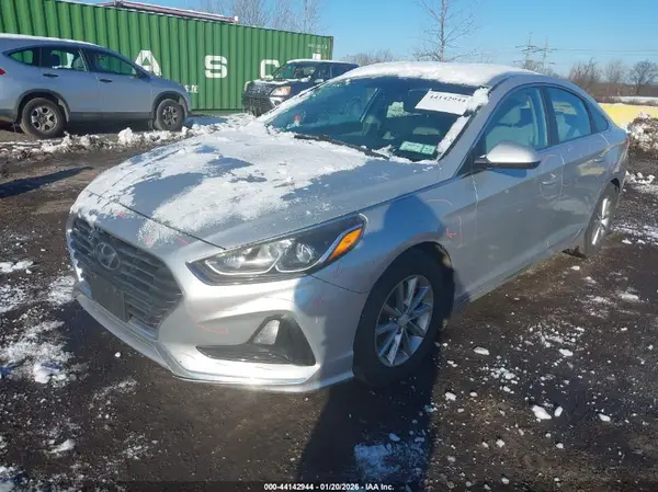 5NPE24AF4JH714700 2018 HYUNDAI SONATA - Image 2