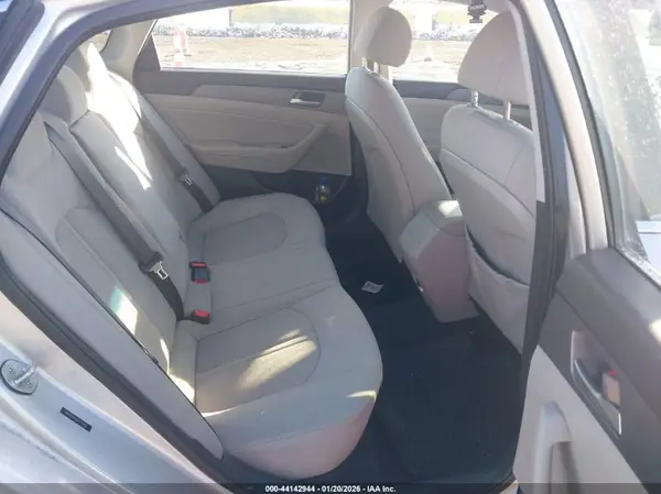 5NPE24AF4JH714700 2018 HYUNDAI SONATA - Image 8